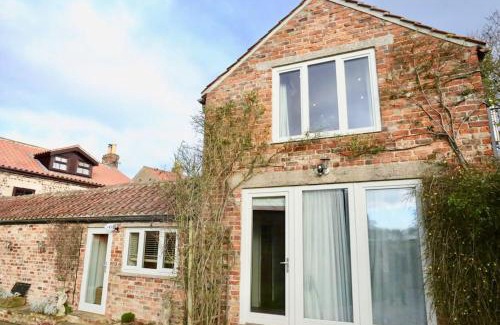 Whixley House | Exceptional Tanyard Barn in North Yorkshire - Rated 9.8/10