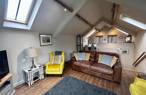 Whixley House | Exceptional Tanyard Barn in North Yorkshire - Rated 9.8/10