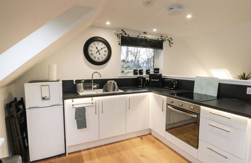 Banavie Cottage | Pet-Friendly Taorbeag at Taormina with Inviting Garden