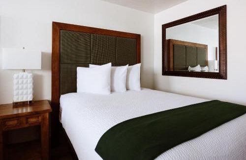 Taos Hotel | Pet-Friendly Taos Valley Lodge with Great Amenities