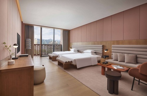 Changjiang County Hotel | Guest Rated 10/10 at Taoxichuan Hotel with Pool & Dining