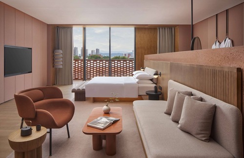 Changjiang County Hotel | Guest Rated 10/10 at Taoxichuan Hotel with Pool & Dining