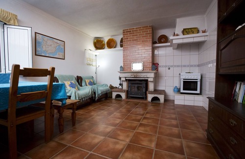 Barretos Cottage | Discover Tapada da Beirã: Pet-Friendly Oasis with Spa