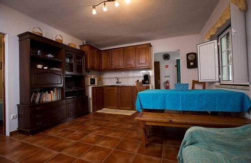 Barretos Cottage | Discover Tapada da Beirã: Pet-Friendly Oasis with Spa