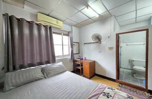 Thapae Hotel | Budget-Friendly Tapae Inn Hotel with Breakfast & Family Focus