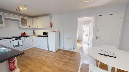 Witney House | Discover Taphouse Avenue: A Comfortable Stay Awaits