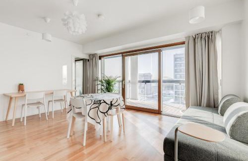 Tapiola Apartment | Inviting Tapiola Oak Apartment: Child-Friendly Retreat