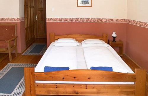 Miskolc-Tapolca Bed & Breakfast | Pet-Friendly Tapolca Fogadó with Breakfast & Child Care