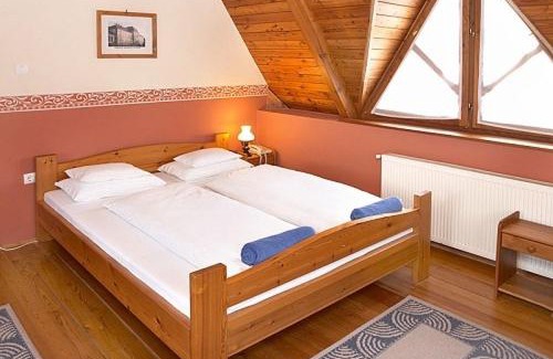 Miskolc-Tapolca Bed & Breakfast | Pet-Friendly Tapolca Fogadó with Breakfast & Child Care