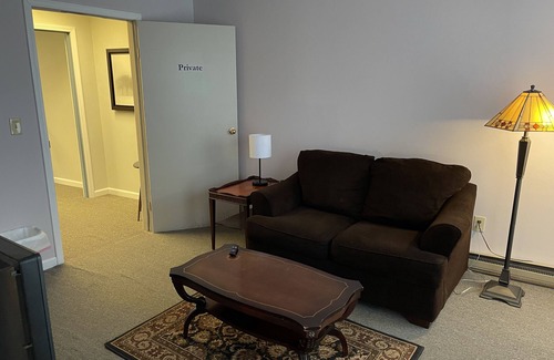 Baldwinsville Apartment | Pet-Friendly Tappan Loft in Central Village - 10/10 Rating