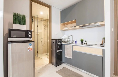 Jakarta Apartment | Elegant 1BR Suite in Prime Location Near Malls