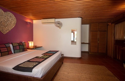 Krong Kaeb Hotel | Eco-Friendly Tara Lodge: Family & Pet Friendly Retreat