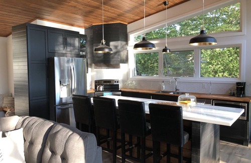 Parry Sound Cottage | Experience Taradise on Otter Lake with Scenic Views & More