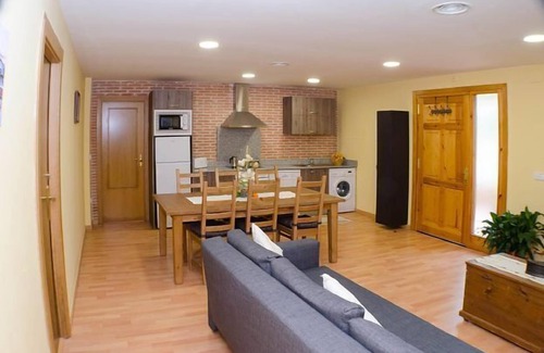 Beceite Cottage | Ideal Taraganya House for 7 with Spa and Pet-Friendly Amenities