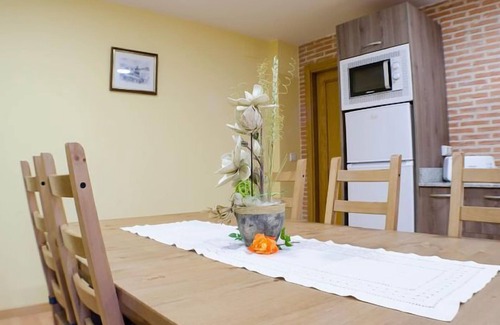 Beceite Cottage | Ideal Taraganya House for 7 with Spa and Pet-Friendly Amenities
