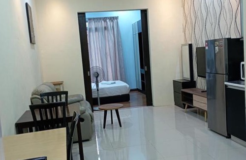 Pudu Apartment | Discover Taragon Suite Puteri Bingtang KL with Pool & Hot Tub
