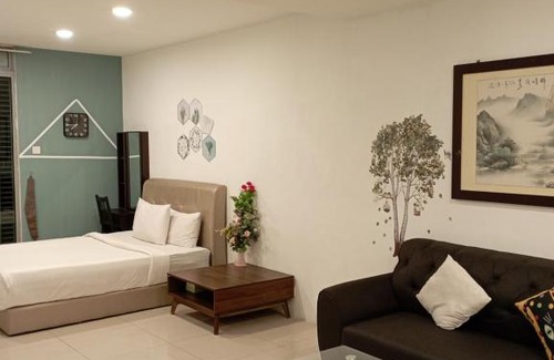 Pudu Apartment | Discover Taragon Suite Puteri Bingtang KL with Pool & Hot Tub