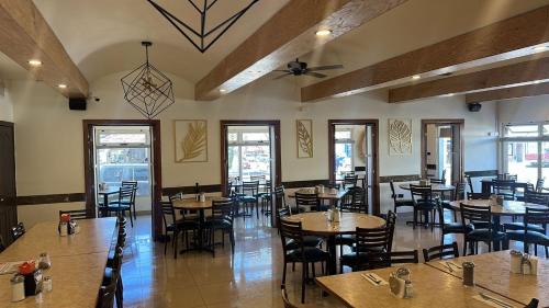 Cuauhtemoc Hotel | Pet-Friendly Getaway at Tarahumara Inn with Dining Options