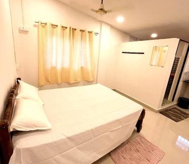 Patnem House | Cozy Taramati Niwas Guest Rooms with Ocean Views