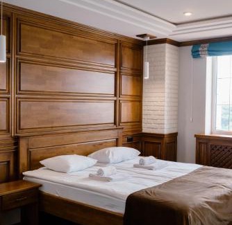 Kamenets-Podol'skiy Hotel | Pet-Friendly Retreat at Taras Bulba with Hot Tub & Dining