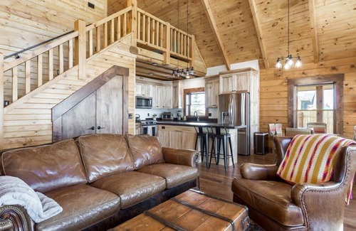 Leigh Creek Estates Cabin | Unforgettable Targhee Shadows: Hot Tub & Amazing Amenities