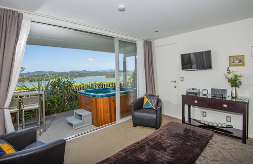 Paihia Cabin | Experience Tarltons Lodge: 4-Star Stay with Ocean Views