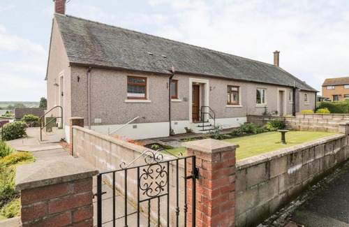Annan House | Discover Tarnacrye: Child-Friendly 4-Star Retreat