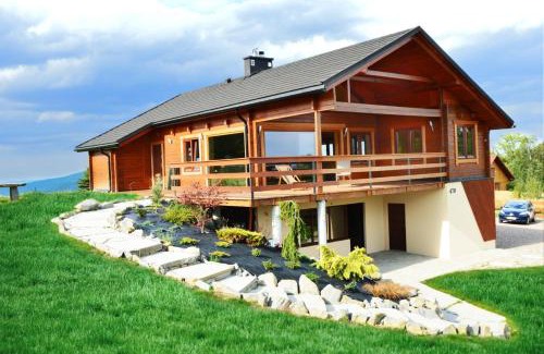 gmina Zembrzyce Villa | Top-Rated Tarnawianka Apart with Hot Tub & Family Amenities