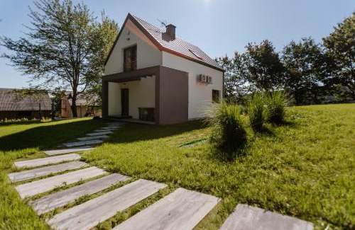 gmina Łapanow House | Experience Tarnova Chill: Pet-Friendly Retreat with Top Ratings