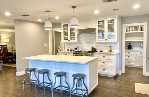 Tarrytown House | Experience Tarrytown Colonial Farmhouse with Resort Pool