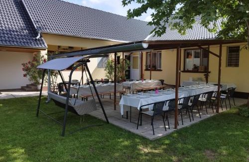 Tazlar House | Family-Friendly Tartós Szegfű Vendégház with Kitchen Access