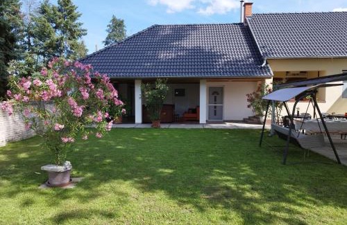 Tazlar House | Family-Friendly Tartós Szegfű Vendégház with Kitchen Access
