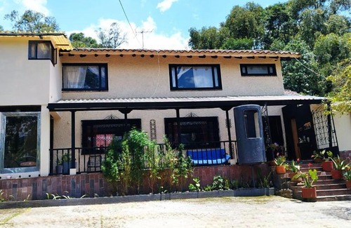 San Antonio del Tequendama House | Discover TARTARIA2: Family-Friendly & Pet Welcome Stay