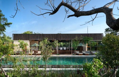 Vanathavilluwa Hotel | Indulge in Taru Villas Villu - Wilpattu with Pool & Breakfast