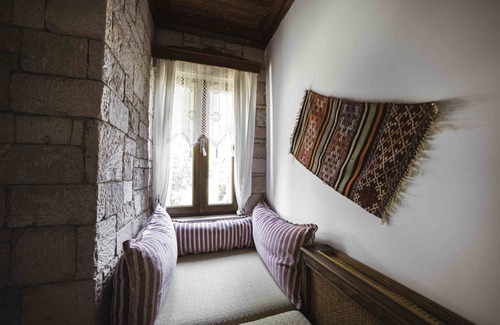 Ayvalik Hotel | Discover Tas Konak Hotel: Family-Friendly with Breakfast