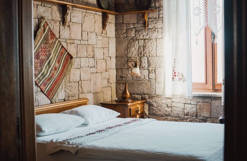 Ayvalik Hotel | Discover Tas Konak Hotel: Family-Friendly with Breakfast