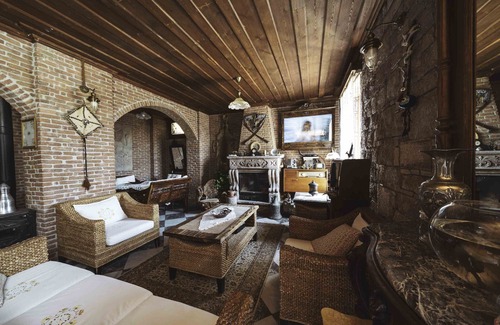 Ayvalik Hotel | Discover Tas Konak Hotel: Family-Friendly with Breakfast