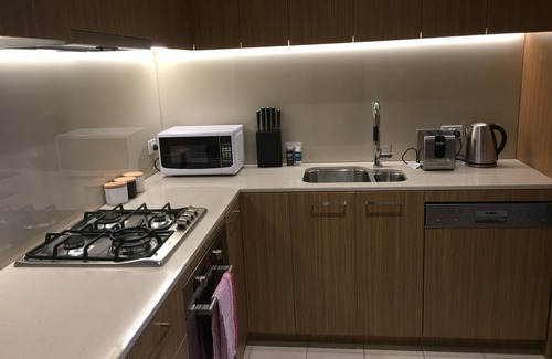 Adelaide Central Business District Apartment | Cozy Tasha's Apartments: Breakfast & Family-Friendly Stay