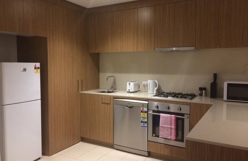 Adelaide Central Business District Apartment | Cozy Tasha's Apartments: Breakfast & Family-Friendly Stay