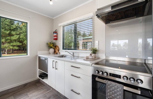 Waitakaruru Hotel | Family-Friendly Retreat at Tasman Holiday Parks - Miranda
