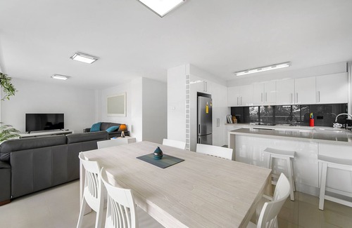 Port Macquarie Apartment | Ideal Central Location with Pool and Family-Friendly Amenities