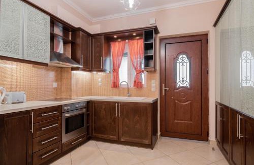 Kalpaki Apartment | Top Rated Taso's Modern House - Family Friendly Retreat