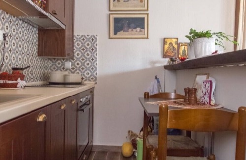 Kalambaka Apartment | Scenic Tasos House with Panoramic Views & Breakfast Included