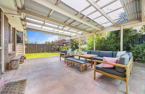 Alfredton House | Tasteful 3BR On Towong, Alfredton