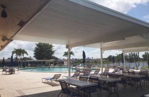 High Point Villa | Tranquil Retreat: Ideal Spot for Family Relaxation
