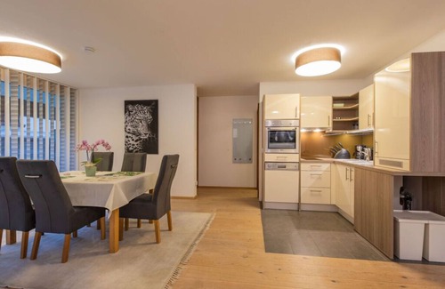Fulpmes Apartment | Elegant Apartment in Fulpmes with Kitchen & Breakfast Options