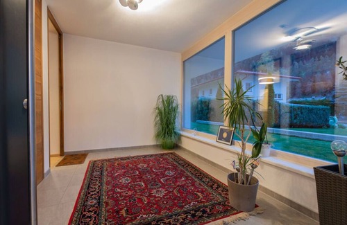Fulpmes Apartment | Elegant Apartment in Fulpmes with Kitchen & Breakfast Options