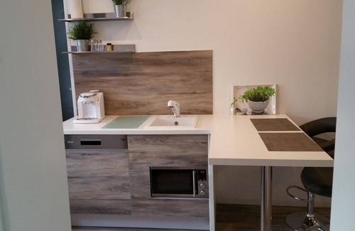 Hochheide Apartment | Bright Apartment with Wifi, Pool & High Guest Rating 9.8