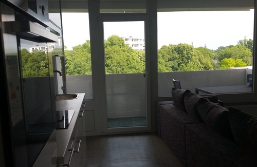 Hochheide Apartment | Stylish Apartment with Pool, WLAN, and Perfect Reviews