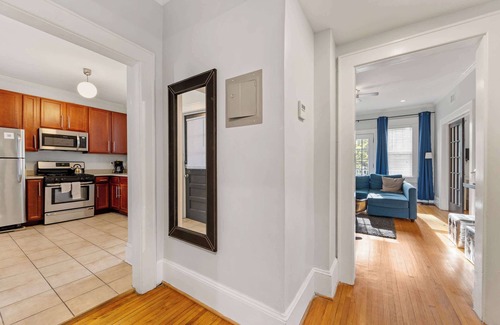 Dilworth Condo | Cozy 2BR Retreat near Uptown with Balcony & Great Amenities